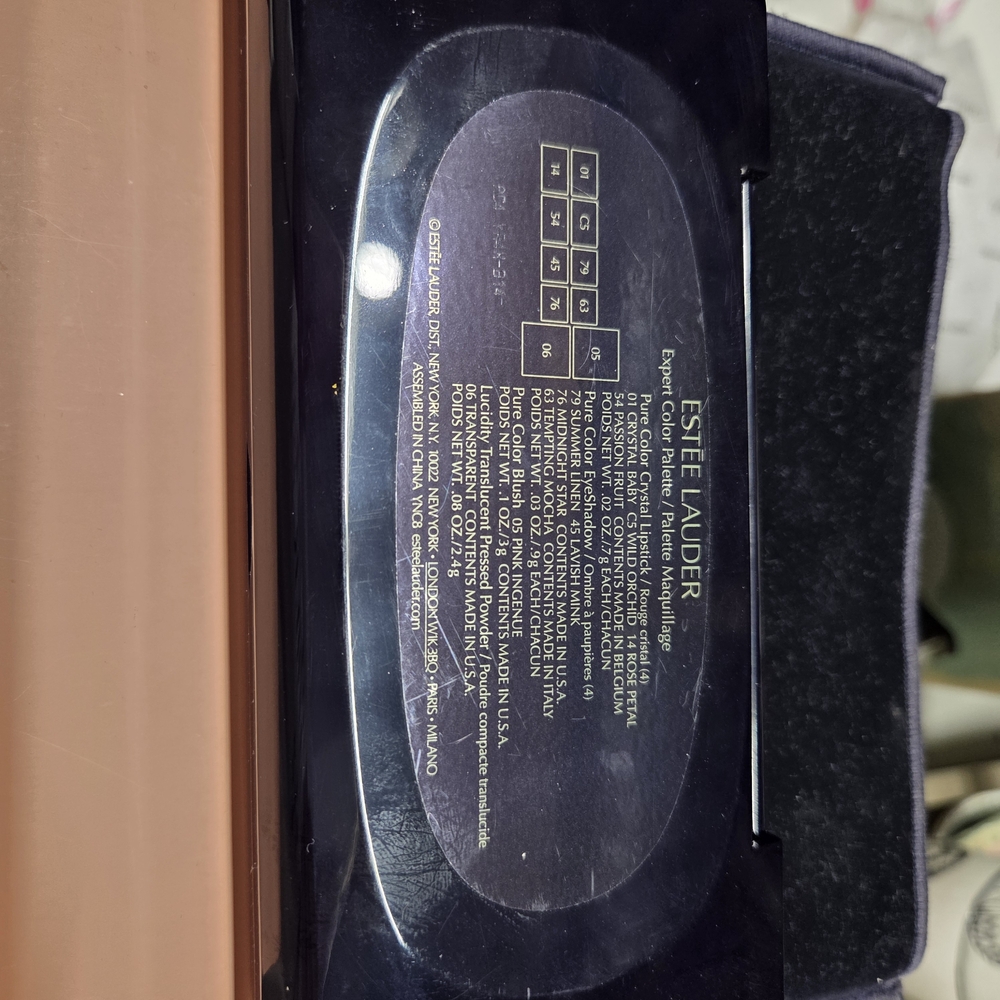 Estee Lauder Pink & Neutral Makeup Palette - Blush, Eyeshadows & Lip Shades - Picture 6 of 6